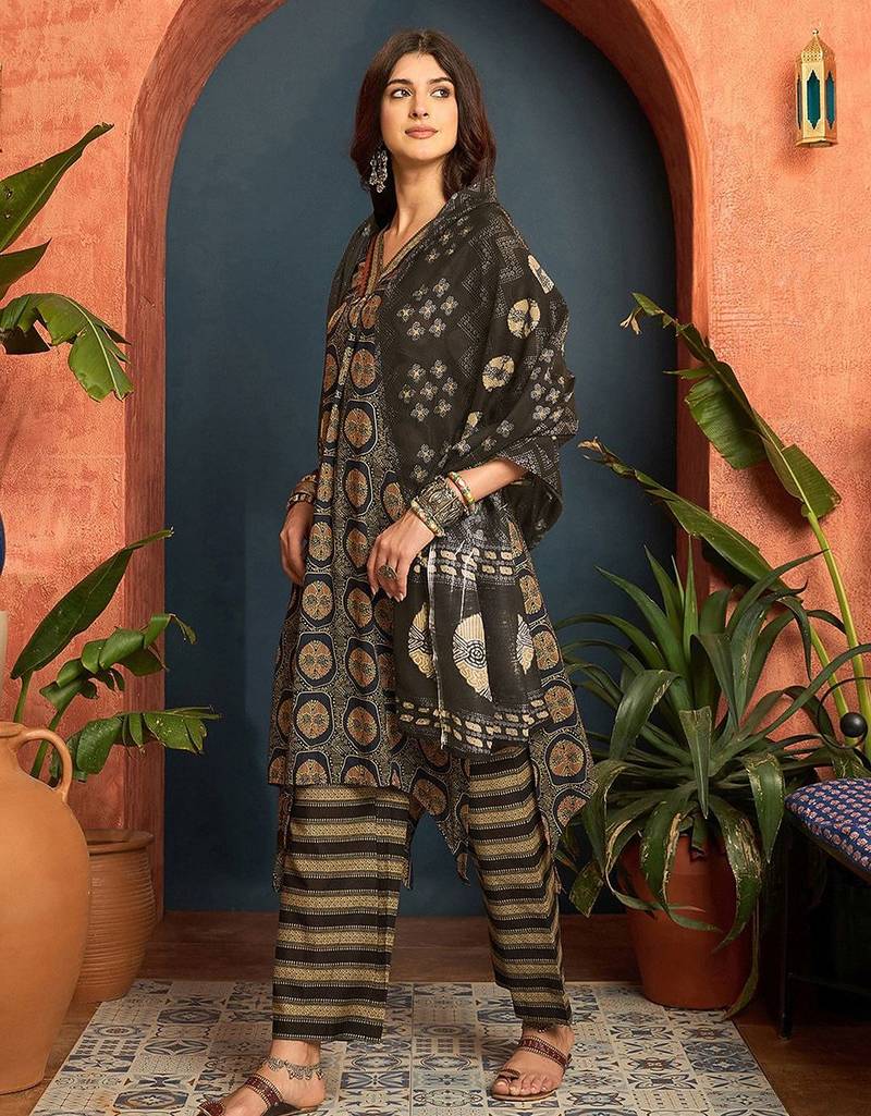 women ethnic motifs printed regular zardozi  cotton kurta with palazzos & with dupatta