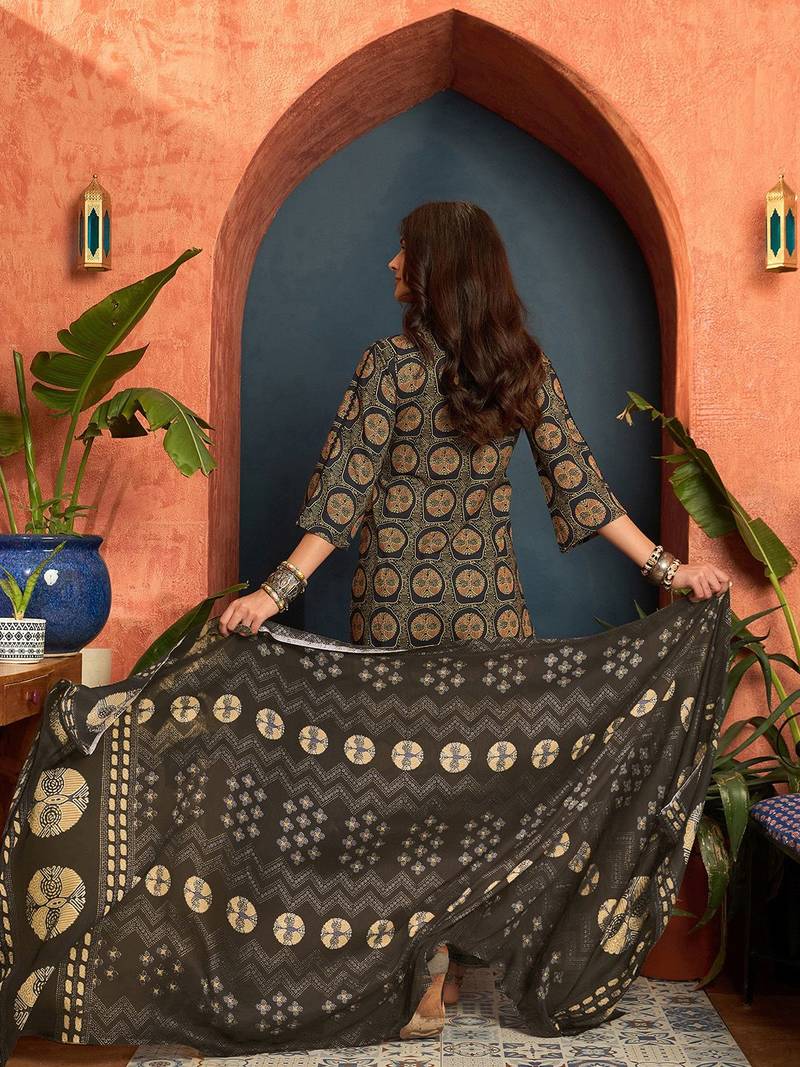women ethnic motifs printed regular zardozi  cotton kurta with palazzos & with dupatta