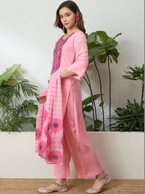 women ethnic motifs embroidered regular thread work kurta with palazzos & with dupatta 3