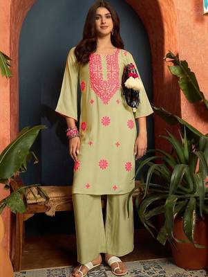women ethnic motifs embroidered regular thread work kurta with palazzos 1