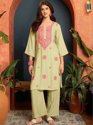 women ethnic motifs embroidered regular thread work kurta with palazzos 4