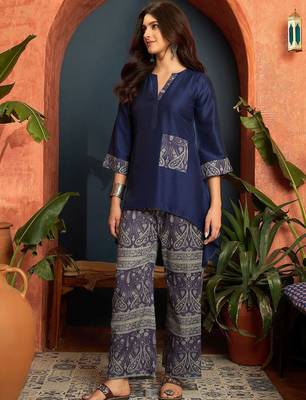 women paisley regular kurta with palazzos 2