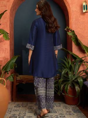 women paisley regular kurta with palazzos 3