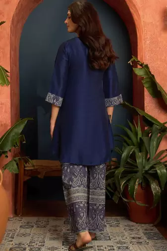 women paisley regular kurta with palazzos