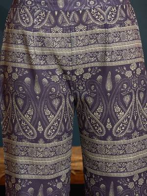 women paisley regular kurta with palazzos 4