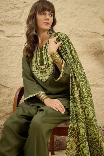 women ethnic motifs embroidered regular thread work kurta with patiala & with dupatta