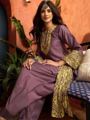 women ethnic motifs embroidered regular thread work kurta with patiala & with dupatta 1