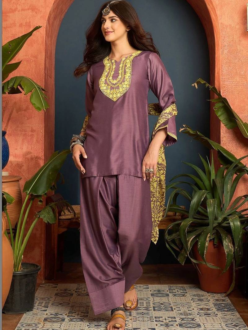 women ethnic motifs embroidered regular thread work kurta with patiala & with dupatta