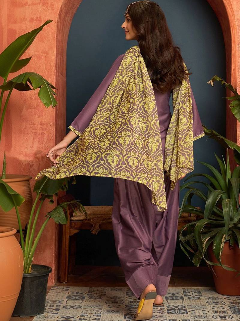 women ethnic motifs embroidered regular thread work kurta with patiala & with dupatta