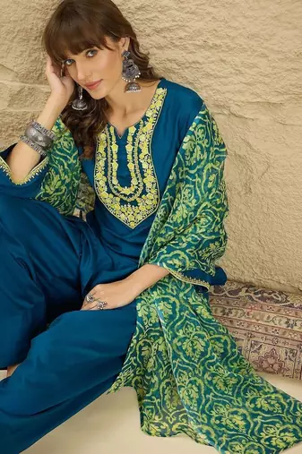 women ethnic motifs embroidered regular thread work kurta with patiala & with dupatta
