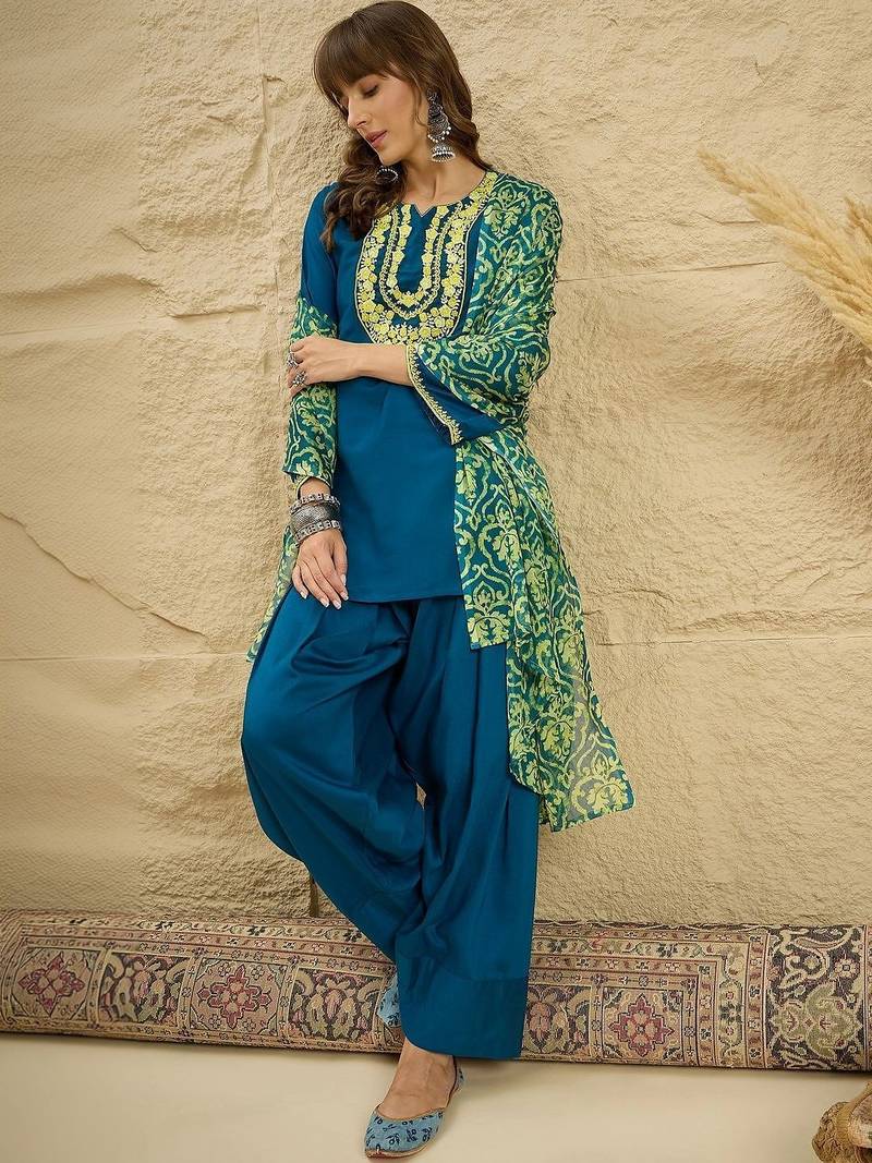 women ethnic motifs embroidered regular thread work kurta with patiala & with dupatta