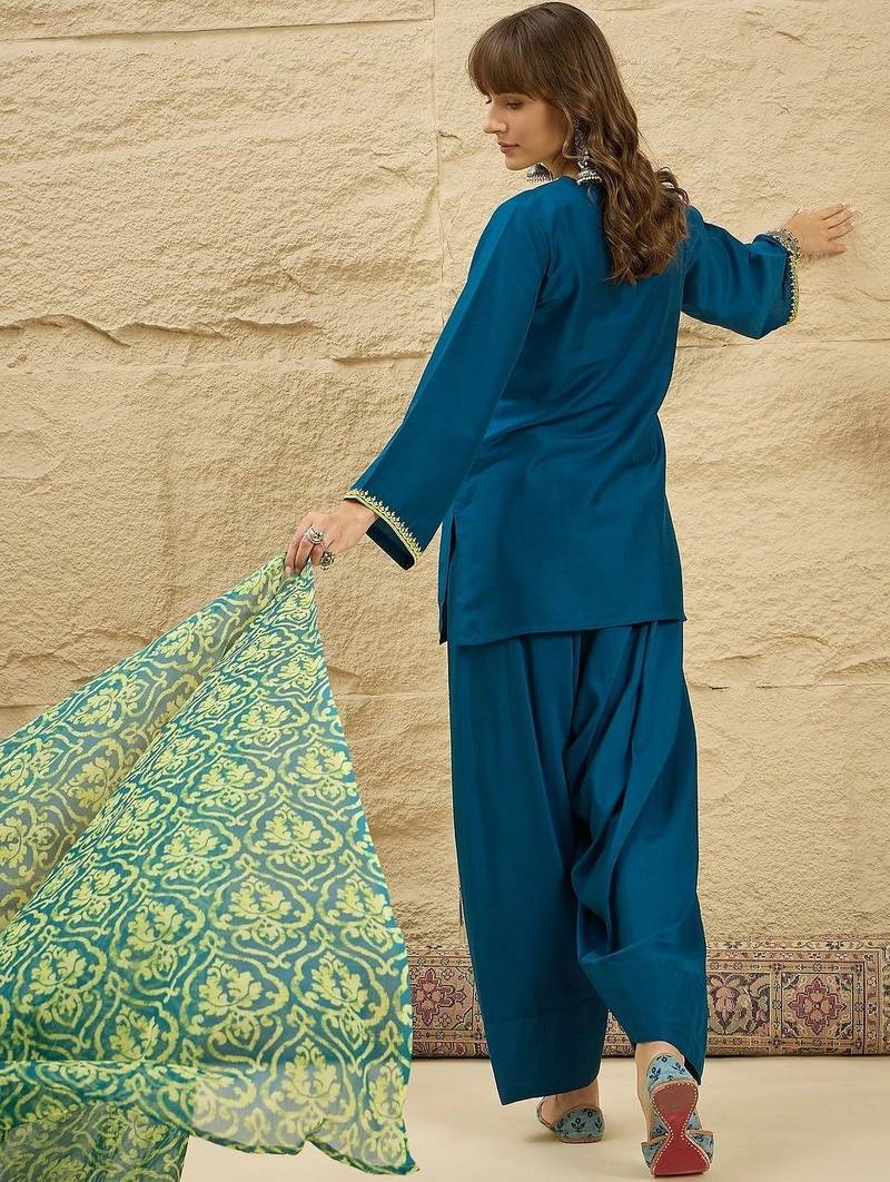 women ethnic motifs embroidered regular thread work kurta with patiala & with dupatta
