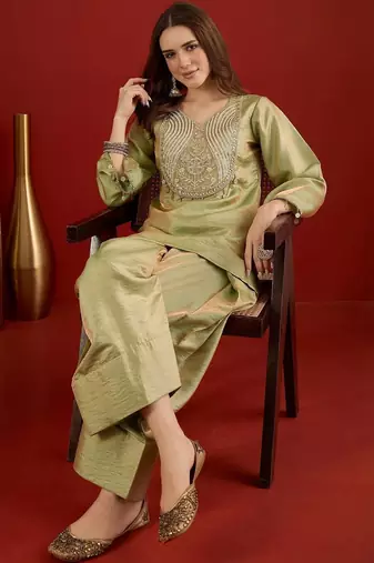 women ethnic motifs embroidered kurta wtih farshi salwar
