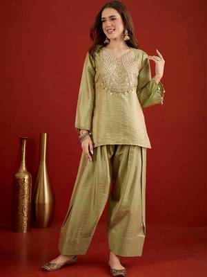 women ethnic motifs embroidered kurta wtih farshi salwar 2
