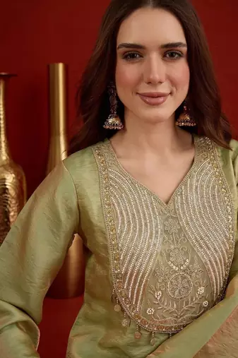 women ethnic motifs embroidered kurta wtih farshi salwar