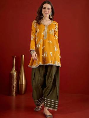 women floral printed regular gotta patti kurta with patiala 1