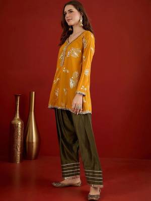 women floral printed regular gotta patti kurta with patiala 4