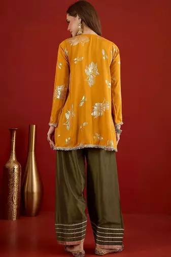 women floral printed regular gotta patti kurta with patiala