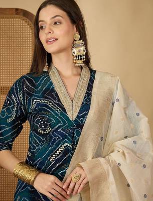 women bandhani dyed regular thread work kurta with trousers & with dupatta 7
