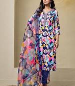 women printed regular thread work kurta with trousers & with dupatta