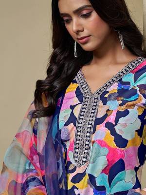 women printed regular thread work kurta with trousers & with dupatta 2