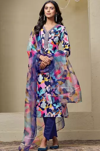 women printed regular thread work kurta with trousers & with dupatta