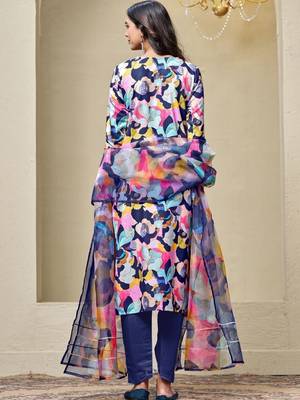 women printed regular thread work kurta with trousers & with dupatta 5