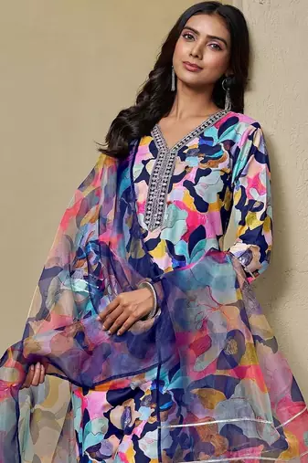 women printed regular thread work kurta with trousers & with dupatta