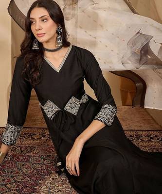 women ethnic motifs embroidered regular patchwork kurta with palazzos & with dupatta 2