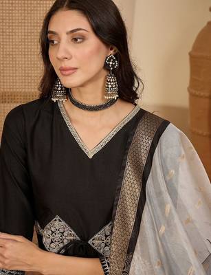 women ethnic motifs embroidered regular patchwork kurta with palazzos & with dupatta 7