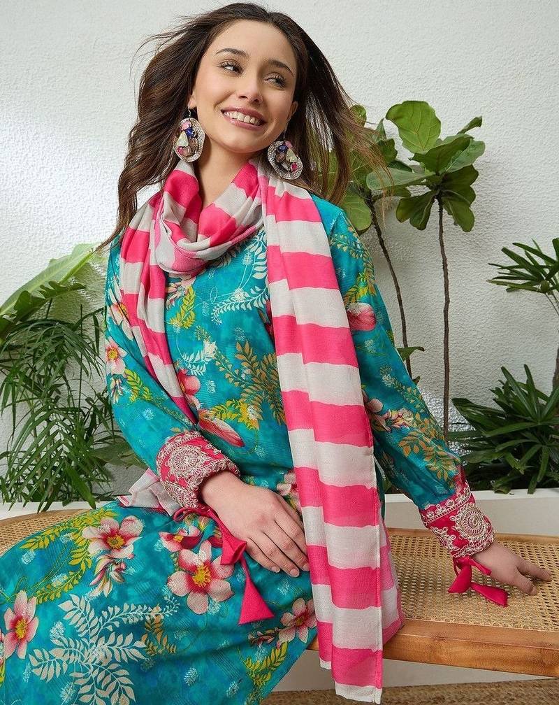 women floral printed regular thread work kurta with palazzos & with dupatta