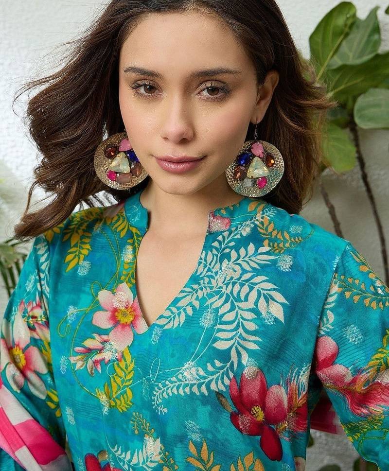 women floral printed regular thread work kurta with palazzos & with dupatta