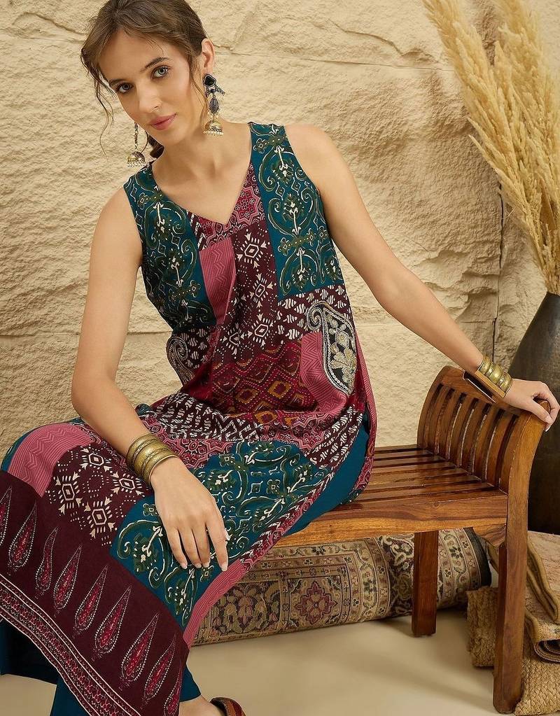 women ethnic motifs printed regular kurta with palazzos