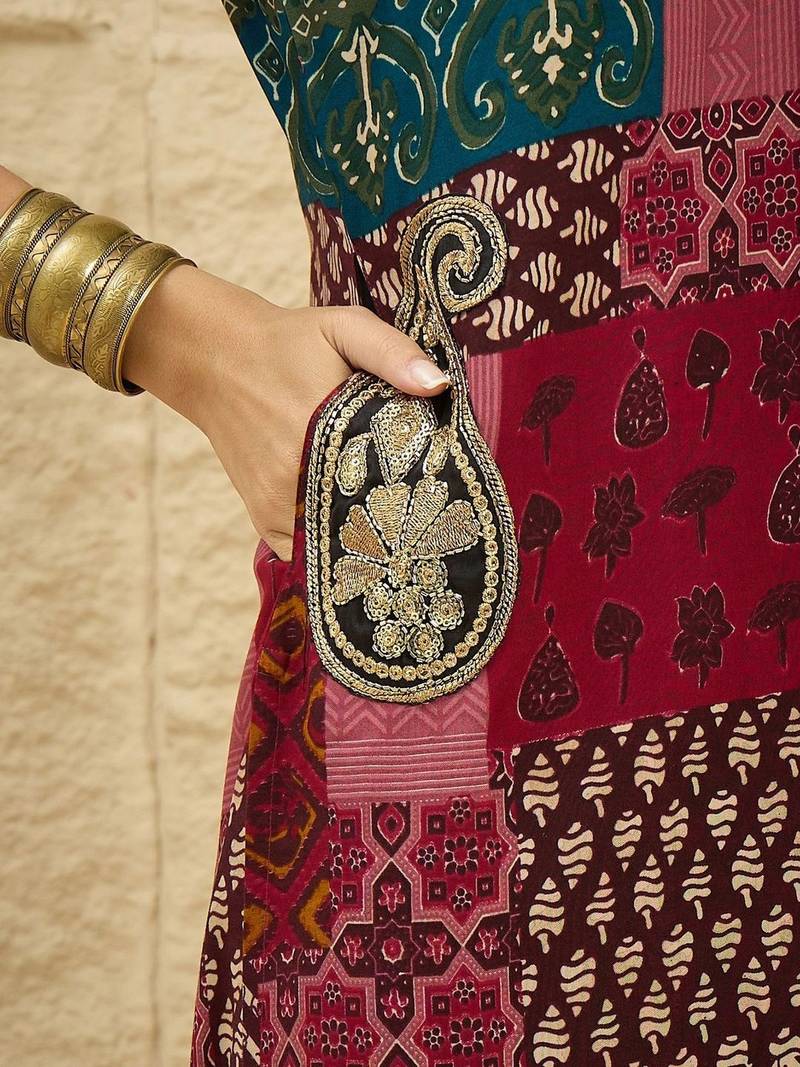women ethnic motifs printed regular kurta with palazzos