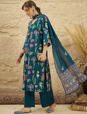 women floral printed regular  cotton kurta with palazzos & dupatta 3