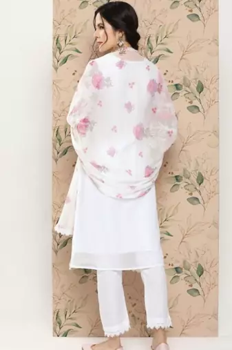 women floral printed regular kurta with trousers & with dupatta