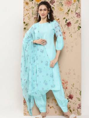 women floral regular thread work kurta with patiala & with dupatta 3