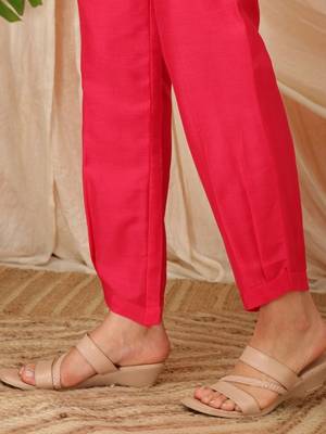 women floral regular kurta with trousers & with dupatta 4