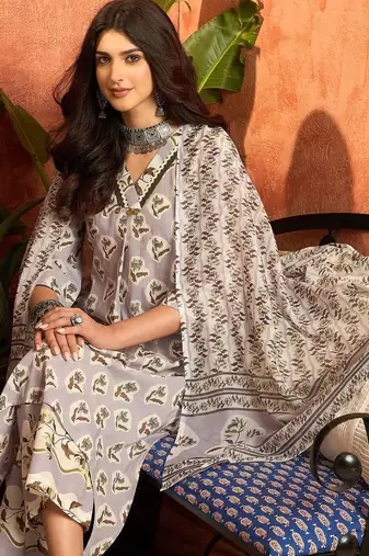 women floral printed regular zardozi  cotton kurta with palazzos & with dupatta