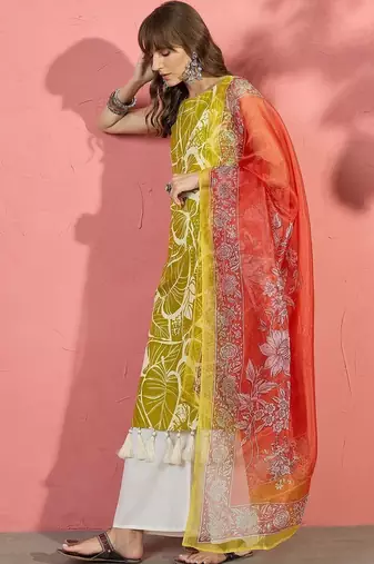 women floral printed regular kurta with palazzos & with dupatta