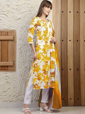 women floral printed regular  cotton kurta with trousers & with dupatta 1
