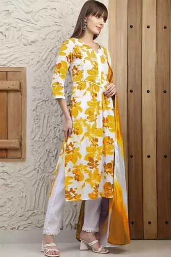 women floral printed regular  cotton kurta with trousers & with dupatta