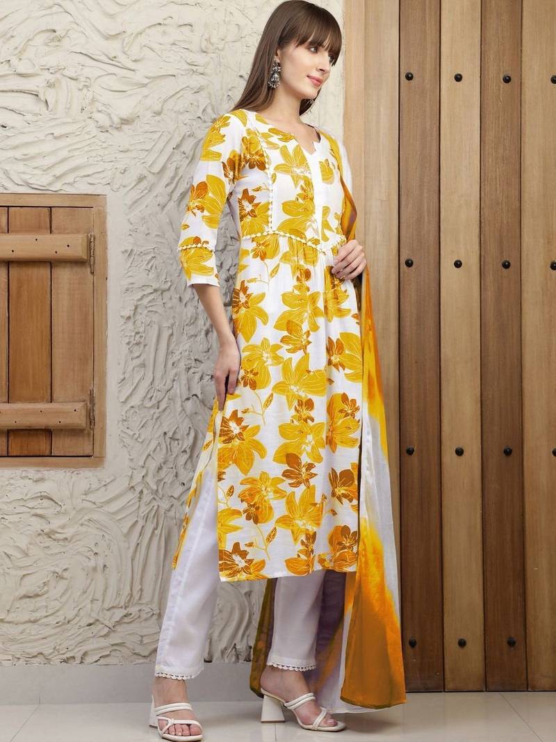 women floral printed regular  cotton kurta with trousers & with dupatta