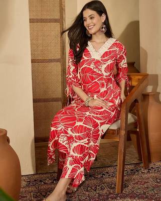 women floral printed v-neck thread work kurta with palazzos 1
