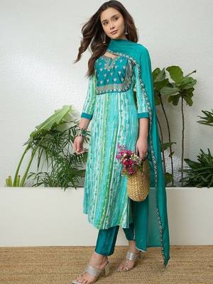 women leheriya printed regular zardozi kurta with trousers & with dupatta 2