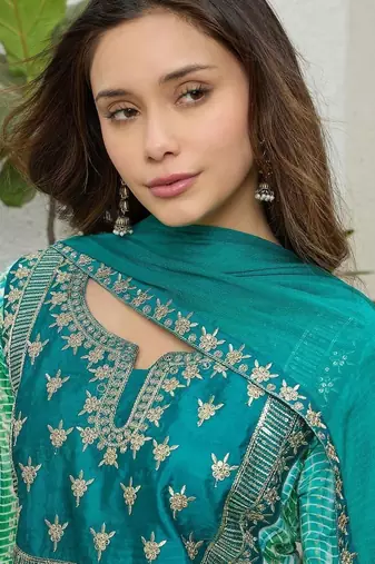 women leheriya printed regular zardozi kurta with trousers & with dupatta