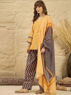 women floral printed regular linen kurta with palazzos & with dupatta 6