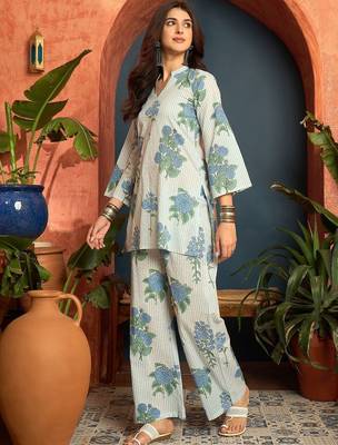 women floral printed regular  cotton kurti with palazzos 5