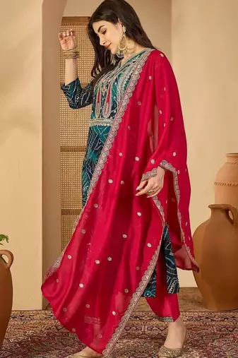 women leheriya dyed regular thread work kurta with trousers & with dupatta