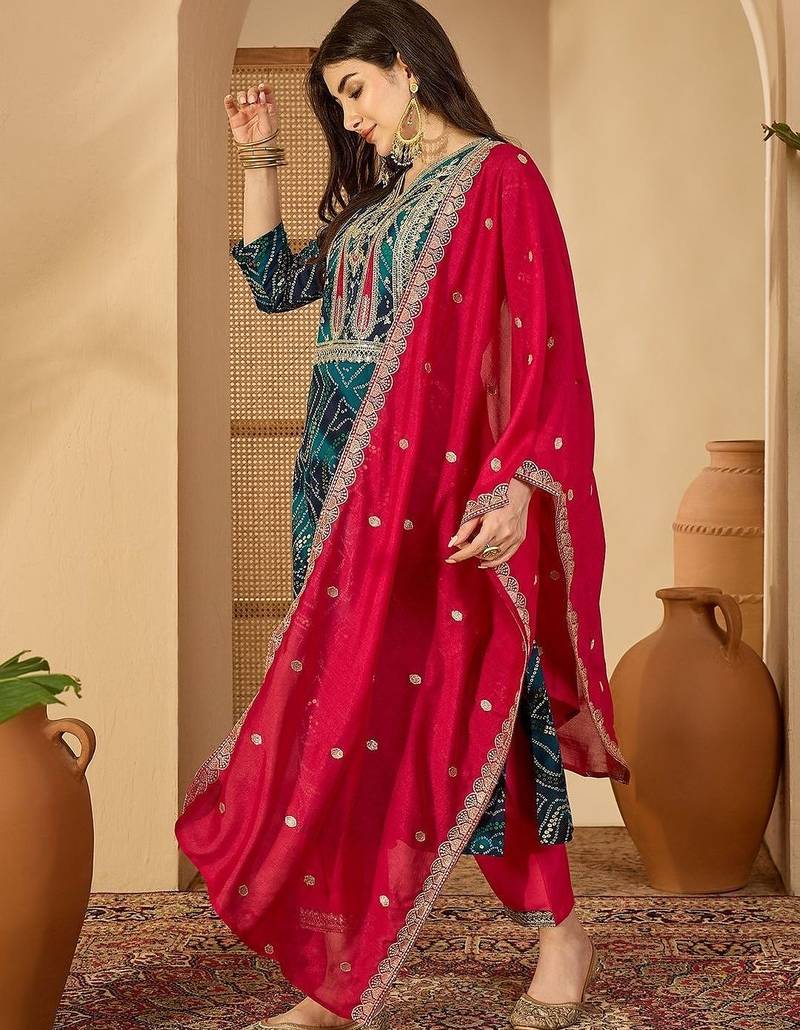 women leheriya dyed regular thread work kurta with trousers & with dupatta